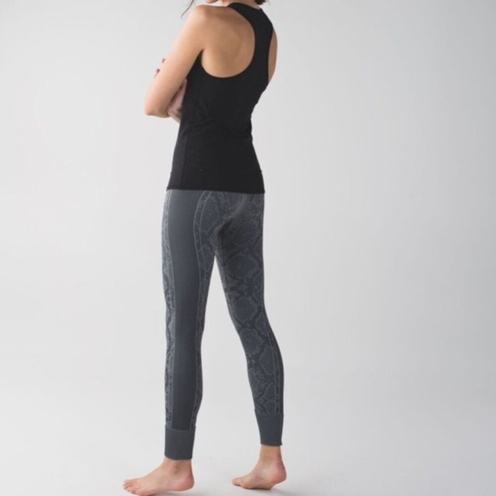 Lululemon Ebb To Street Pant Size 6 in Heathered Dark Slate